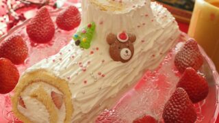 クリスマスに!いちごの白いブッシュドノエル