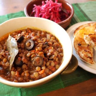 オールスパイスが隠し味。緑レンズ豆のトマト煮込み。｜気まぐれキッチン andante