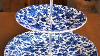 英国バーレイ社の2段ケーキスタンド。｜気まぐれキッチン andante