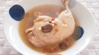 圧力鍋使用。滋養たっぷり♪骨付き鶏もも肉の参鶏湯(サムゲタン)風。